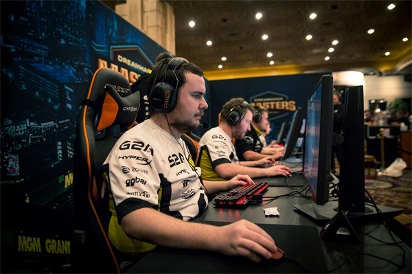 彭旭玮柳雅 彭旭玮柳雅